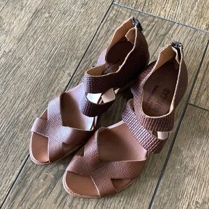 Cydwoq size 37 sandals